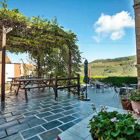 Gasthuis La De Ojebar Nordica Rasines